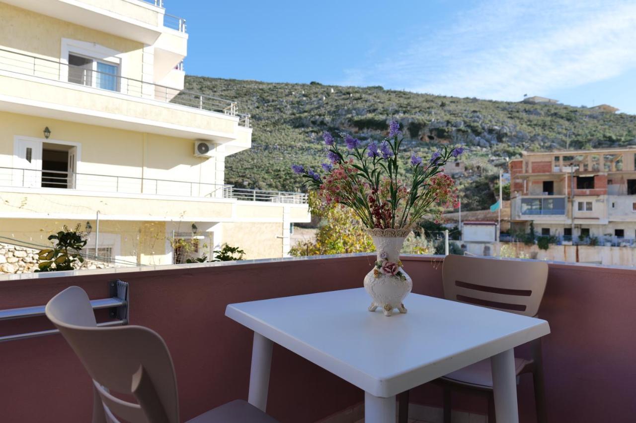 Pink Holiday Sarandë エクステリア 写真